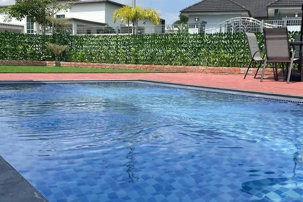Сasa de vacaciones Laman Kaseh Homestay Bukit Katil 4Bedroom With Swimming Pool Ayer Keroh
