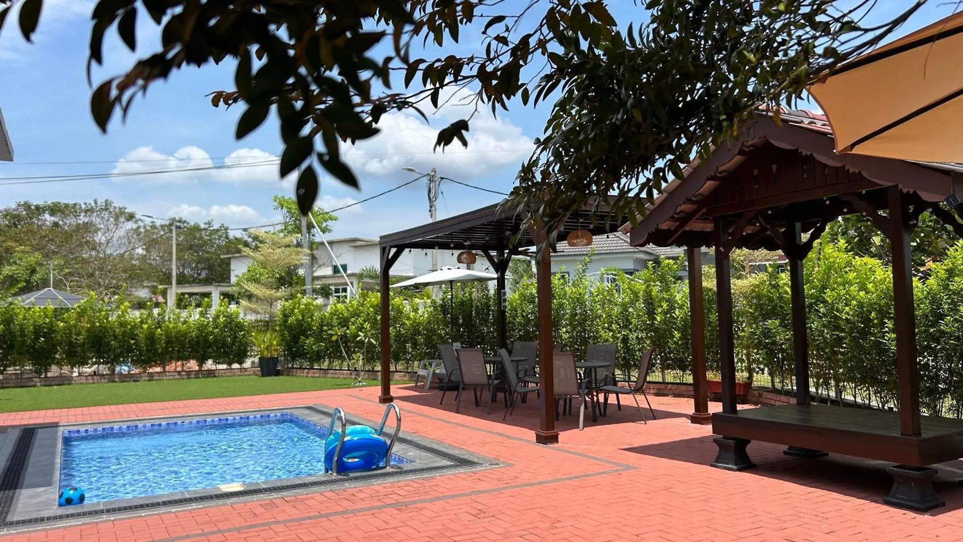 Сasa de vacaciones Laman Kaseh Homestay Bukit Katil 4Bedroom With Swimming Pool Ayer Keroh